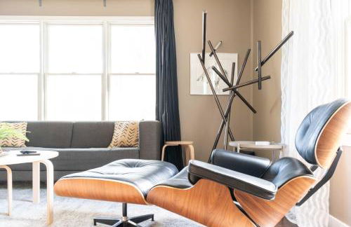 Enchanting 3BR Cottage Close to Downtown - Foto 6