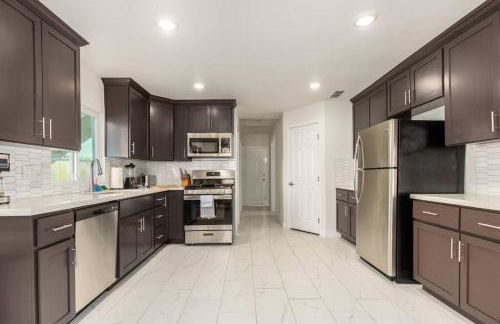 Your Downtown Home With California King Bed Unit A - Photo 35