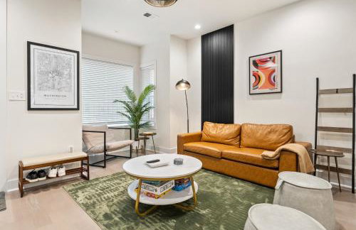 Designer 3-Bedroom Home with King Bed, Family-Friendly, Columbia Heights - Foto 1