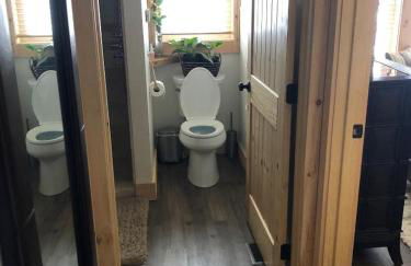 Serene Rustic Farmhouse Mountain Cottage (Sleeps 4) - Foto 20