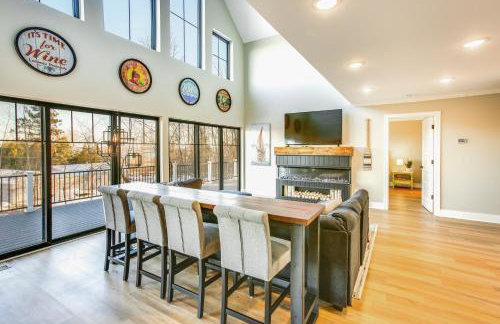 Hot Tub and Fire Pit Suttons Bay Home Near Wineries - Foto 1