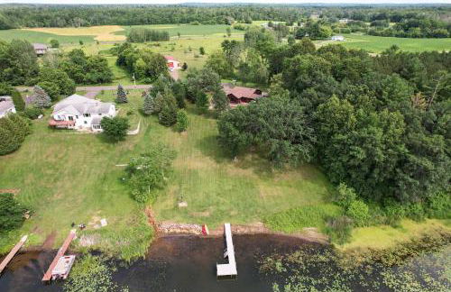 Patio, Views and Hot Tub Quiet Lakeside Cabin - Foto 43