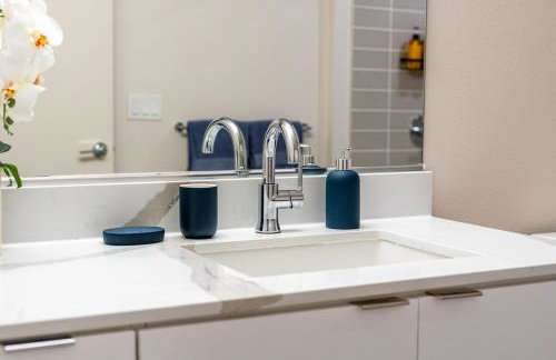 Nautical Knees Water View Pool, Jacuzzi and Gym - Foto 28