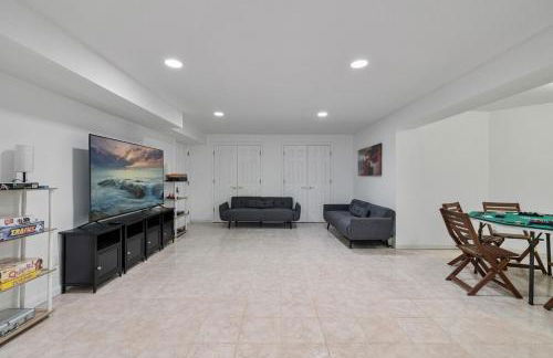 Secluded 9BR Getaway, Pool, Hot Tub & Huge Deck - Foto 44