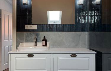 Art and Elegance, Family Friendly 2Bedroom Apartment near Frankfurt Airport, Free Parking - Foto 23