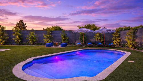 NV3408- Close to the Strip, Pool, Putting Green, Spa - Foto 2, Garden, sunbed