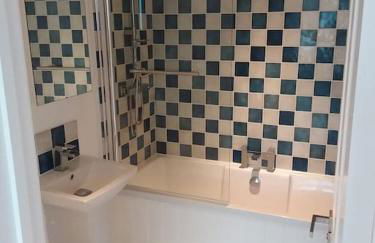 Modern Seaside House with Hot Tub - Foto 30