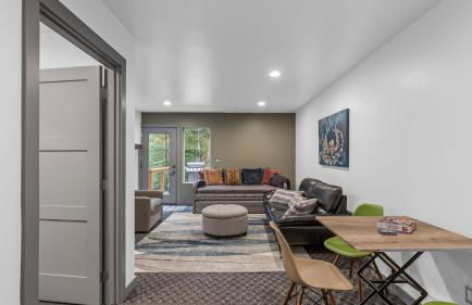 Peaceful Treehouse-Style Stay with Sauna Fire Pit Forest Views Near the Coast The Treehouse by AvantStay - Foto 20