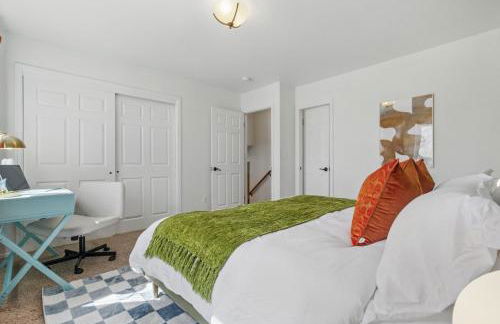 Spacious 4BD - Backyard BBQ, Fire Pit & Mini Golf - Foto 4