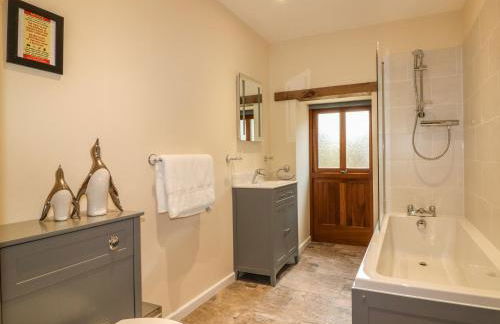 Swifts Barn - Photo 18