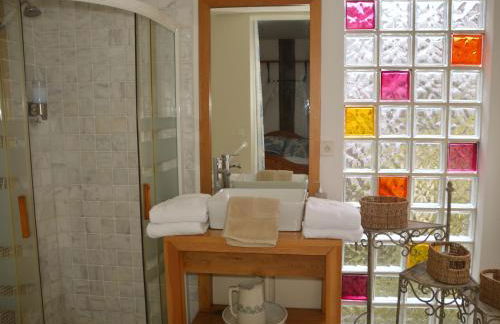 Cottage Mackinley, séjour spacieux et chaleureux, salon de jeux, grande salle à manger, 15 pers, Centre Historique, gare TER - Foto 30