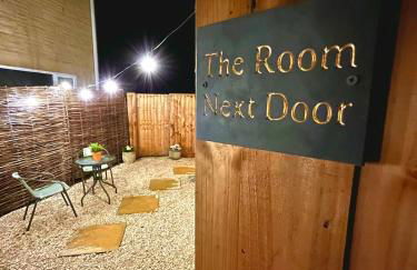 The Room Next Door- Boutique room in the Cotswolds - Foto 10