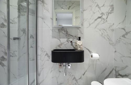 The Heart of Westminster - Photo 20