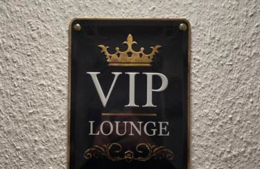 Sky Studio Apartment 1,5 Zimmer für 4 Leute Zentral 35qm S-Bahn Mercedes Benz - Foto 27