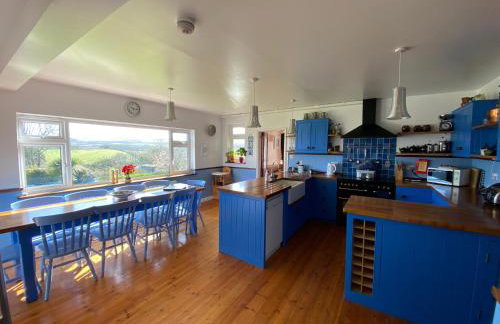 Three Gables, West Wight village house, Sleeps 10 - Photo 5