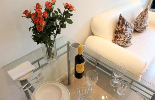 Work Rest and Stay at Gunwharf Quays - Foto 3