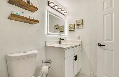 Canal Front Oasis w Heated Pool Close to the Beach - Foto 21