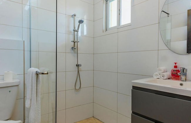 NEW 6BR Villa w Pool Across Street Palmbeach - Foto 17