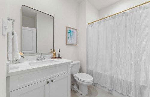 New Breezy Cottage - King Bed - Mini-Golf - Park - Foto 26