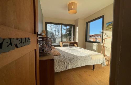 Glass and wood designer villa with garden in centertown - Foto 32