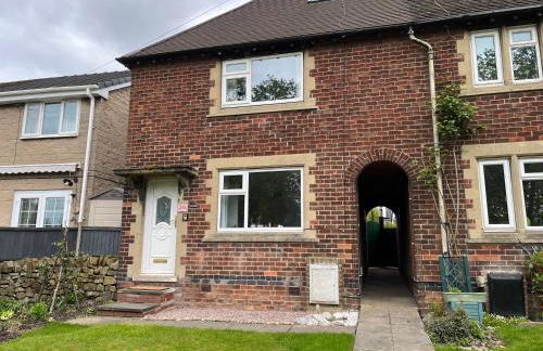 Two Four Four, holiday home in Matlock - Foto 1