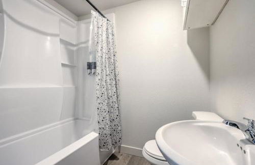 Elegant Private Studio Sleeps 4! 10Min to Strip! - Foto 5