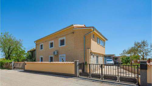 One-Bedroom Apartment In Divsici - Foto 1