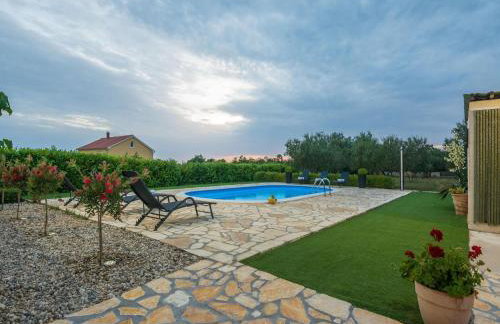 Villa in Policnik with Private Pool - Foto 19