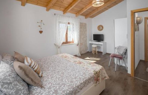 Beautiful Home In Brest Pod Uckom - Foto 33