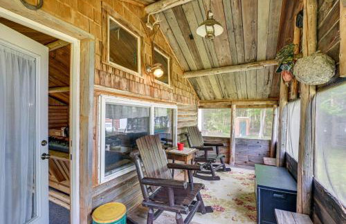 Peaceful Lakefront Cabin Getaway Dock, Fire Pit! - Foto 17