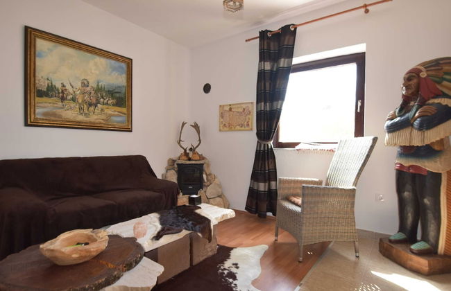This Pleasant Holiday Home is an Ideal Starting Point to Explore Dalmatia - Foto 10