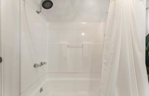 Los Angeles charming big house, king bed, parking, EV - Photo 3