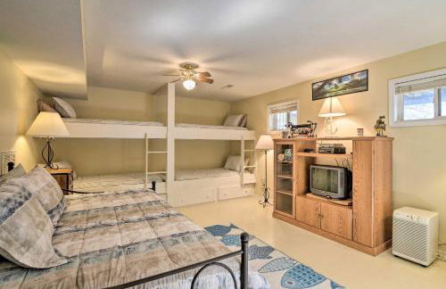 Lakefront Table Rock Getaway with Private Swim Dock! - Foto 20