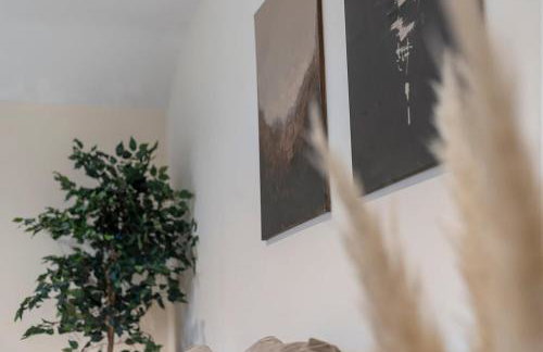 Stunning and Spacious Harrogate Apartment - Photo 3