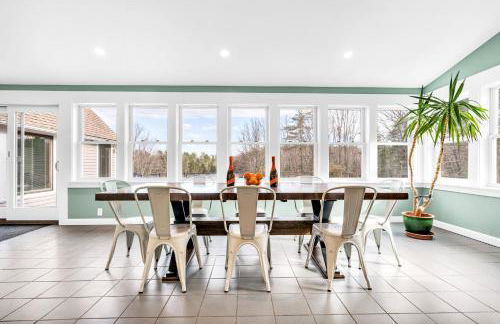 Maine Pondfront Home Sleeps 22 - Pool & Hot Tub - Photo 11