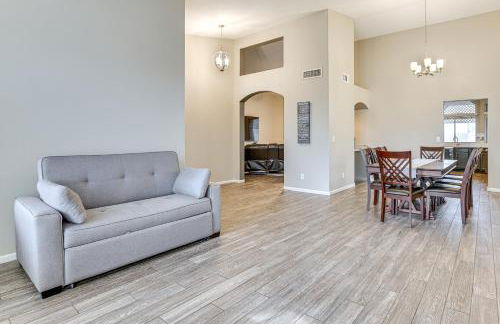 Game Room and Backyard Oasis Avondale Group Getaway - Foto 7