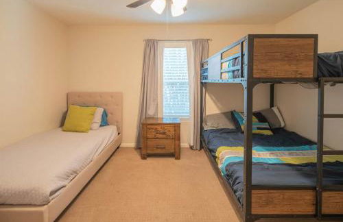 Cave Creek- Basketball Putt Putt Pool & Games - Foto 29