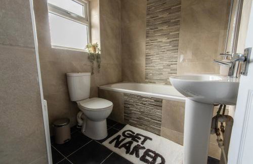 3BR Flat, Parking,WiFi, Near Metro Centre - Foto 17