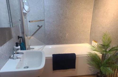 Vale View Apartment, Prestatyn, North Wales - a stylish, dog-friendly holiday let just a 5 min walk to beach & town! - Foto 8