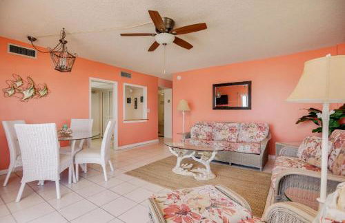 You cannot get any closer to the beach! 2BR condo - Foto 4