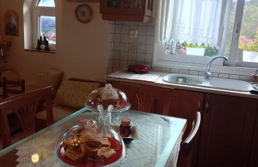 Dora's Home - Photo 18