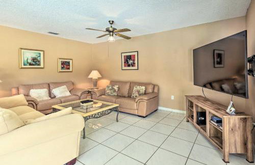 Home with Pool in Upscale Pinecrest Village - Foto 10