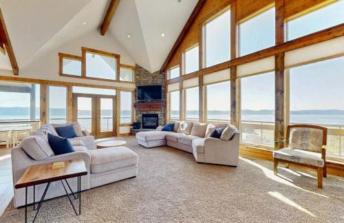 8 Bed 5 Bath Vacation home in Fish Haven - Photo 5