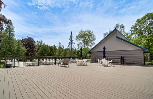 Harbor Springs Condo with Fireplace Near Skiing! - Foto 27