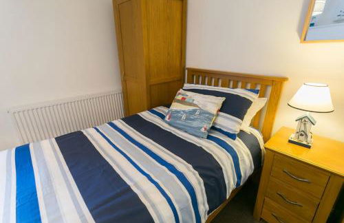 Sailors Return - Photo 22