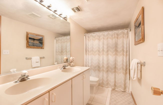 Seven Springs 2BR Loft Premium Condo, sleeps 11! by RedAwning - Foto 9