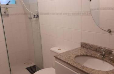 Sobrado confortável a uma quadra do mar. - Foto 11