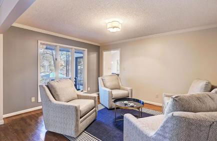 Lakefront Home Private Dock, Tiki Bar, Firepit Shore to Please by Avantstay - Foto 37