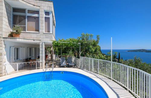 Apartment MARIO - veliki stan za odmor - terasa- vrt - bazen - pogled more, izoliran - Photo 12