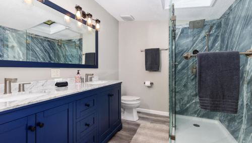 Lakefront Home with Dock Firepit & Private Deck - Foto 3